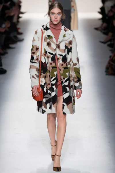 Look 43